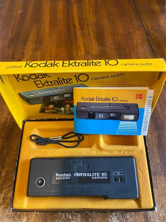Kodak Ektralite 10 Box - Yellow and Blue Packaging - Picture 2 of 3
